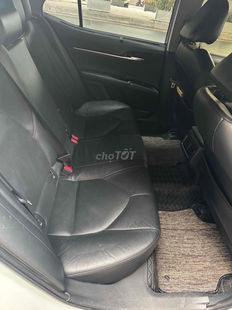 Toyota Camry 2.5Q 2020 Белая Кожа