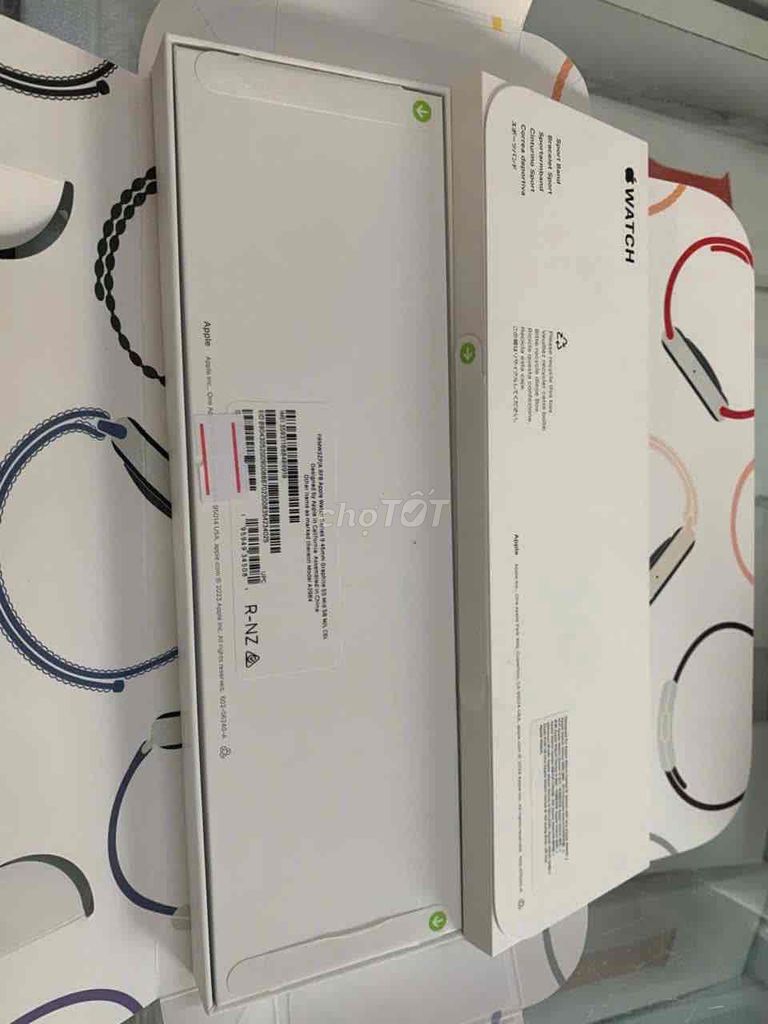 Bán apple watch sr9:45 Thép đen Newseal mới 100% E