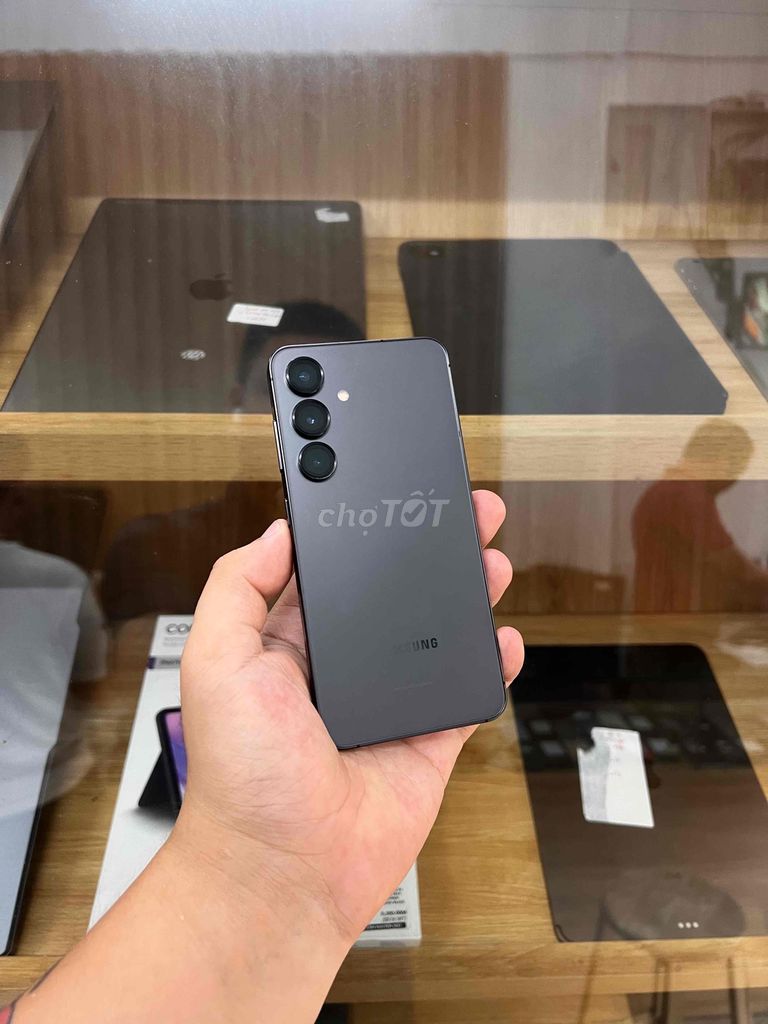 Samsung S24 128GB Đen Like New. Mua bán Điện thoại tại Quận Đống Đa Hà Nội được đăng bởi  HT Mobie Trả góp nợ xáu bao duyệt hình 1