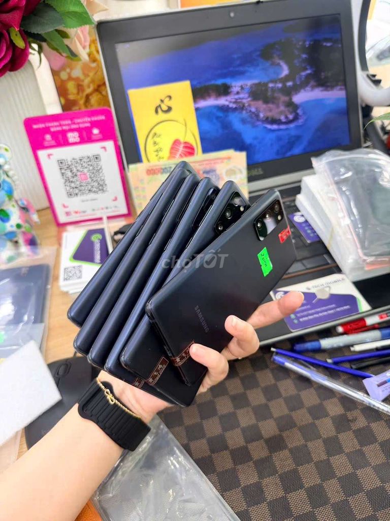 Samsung Galaxy S20 FE 128GB Đen. Mua bán Điện thoại tại Quận 1 Tp Hồ Chí Minh được đăng bởi Minh phương hình 1