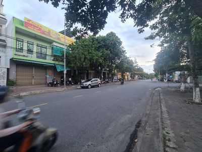 THUÊ NHÀ NGUYÊN CĂN  21-23 TRƯƠNG QUANG GIAO,VỊ TRÍ GẦN QUẢNG TRƯỜNG. Cho thuê văn phòng, mặt bằng kinh doanh tại Thành phố Quảng Ngãi Quảng Ngãi được đăng bởi Quang