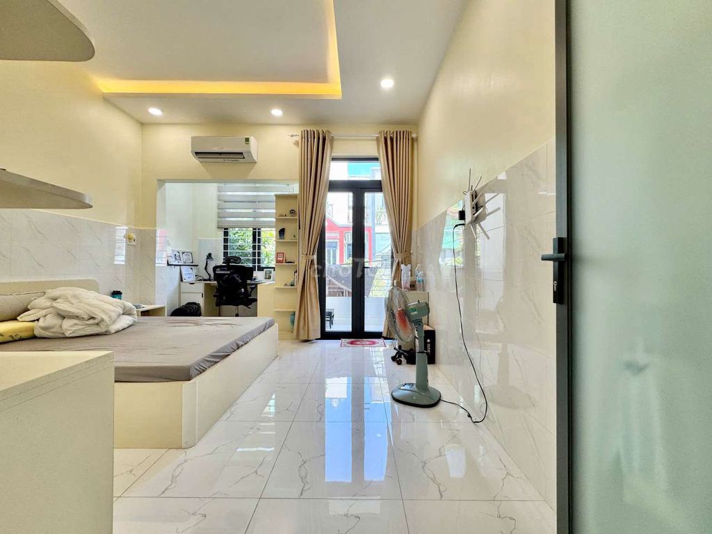 PASS LẠI PHÒNG STUDIO - BAN CÔNG TO - FULL NỘI THẤT - NGAY ĐẠI HỌC UTH