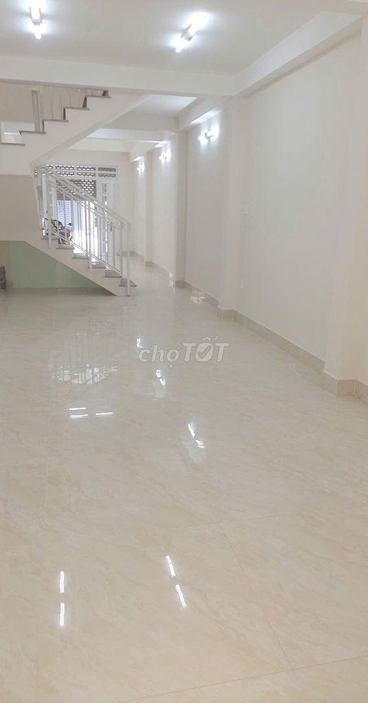 CHO THUÊ NHÀ MẶT TIỀN TRẦN THỦ ĐỘ 400M2, 6 PHÒNG, 26 TRIỆU/THÁNG