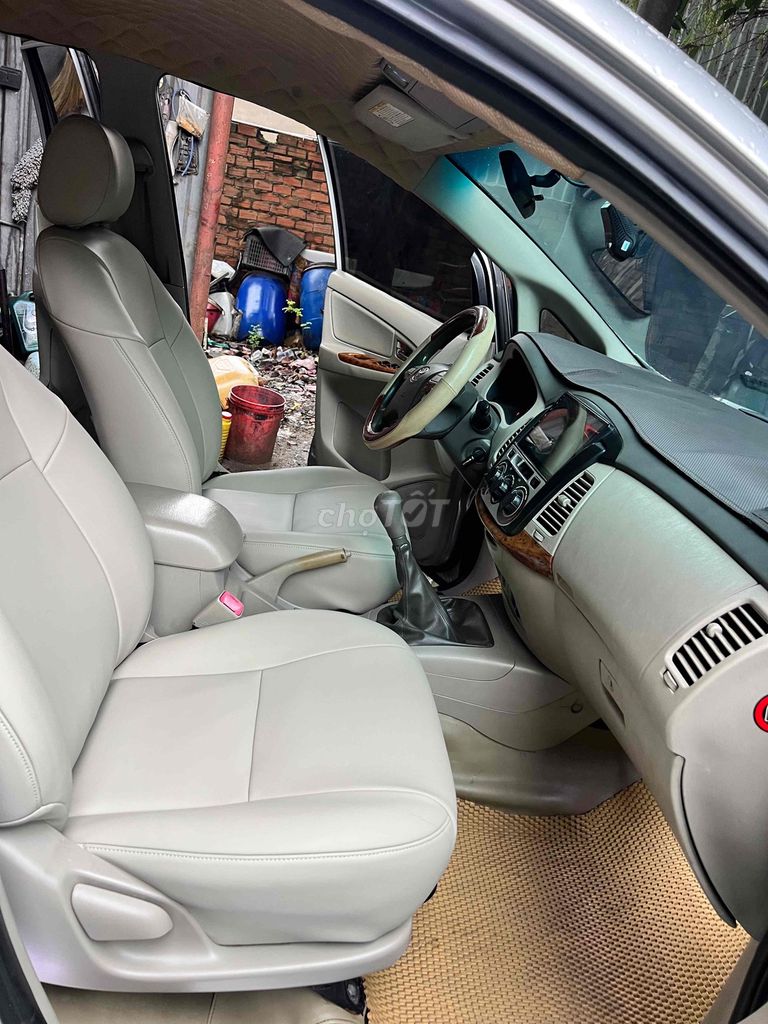 Toyota Innova 2014 -2.0E xe Chuẩn gia đình xịn. Mua bán Ô tô tại Thị xã Tân Uyên Bình Dương được đăng bởi oto bay quynh  hình 12