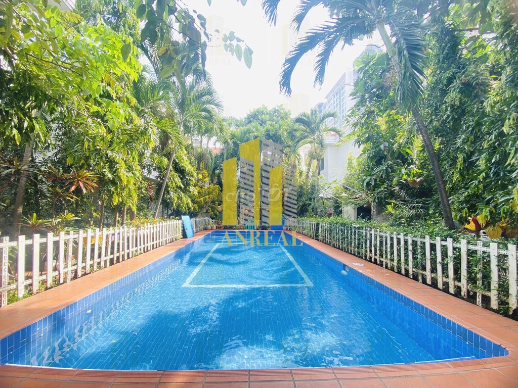 Cho Thuê Villa Hồ Bơi Tại Thảo Điền 400m2 - Có Sân Vườn