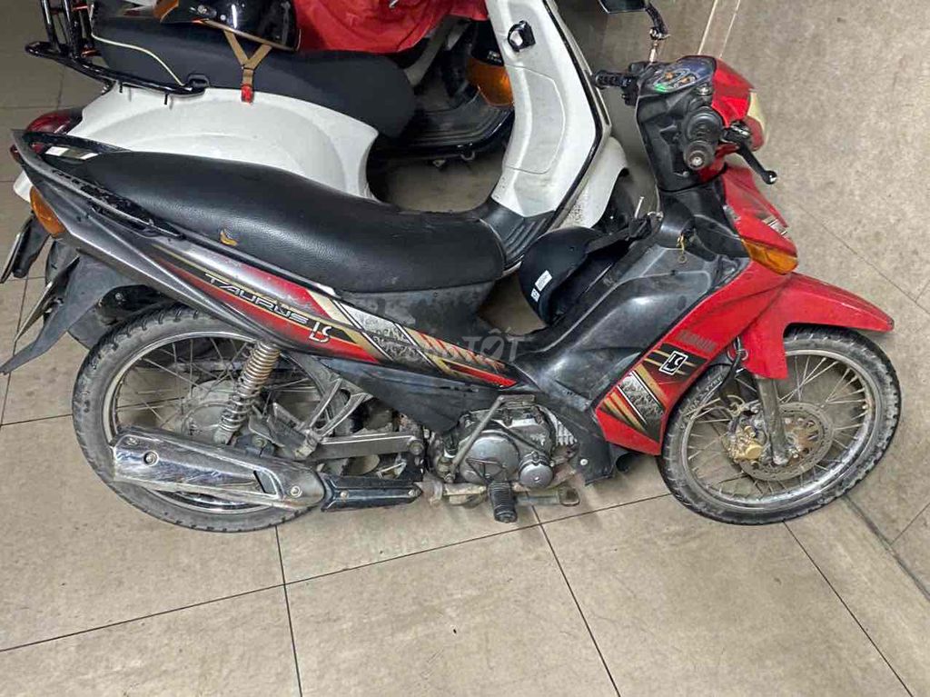 Yamaha Taurus Красно-черный мопед