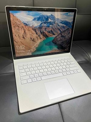 EM BÁN CỰC RẺ LAPTOP Book 2 i5 8GB/256GB Bạc