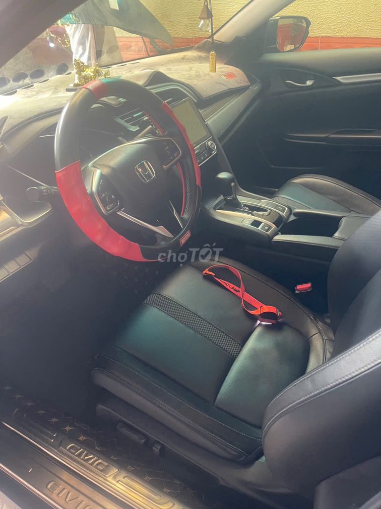 Bán Honda  ci-vic  2020  20.000 km  giá 560 triệu. Mua bán Ô tô tại Thành phố Vũng Tàu Bà Rịa - Vũng Tàu được đăng bởi Thoang Nguyen Van hình 1
