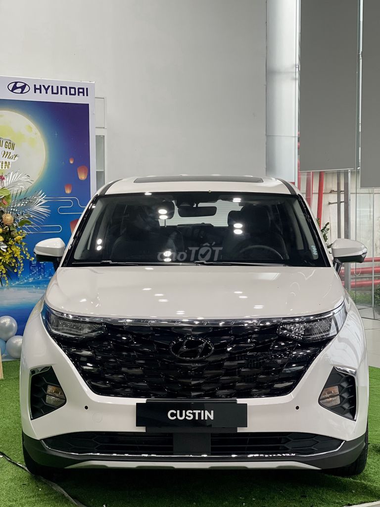 Hyundai Custin 2024 + Hỗ trợ 50% Lệ Phí Trước Bạ