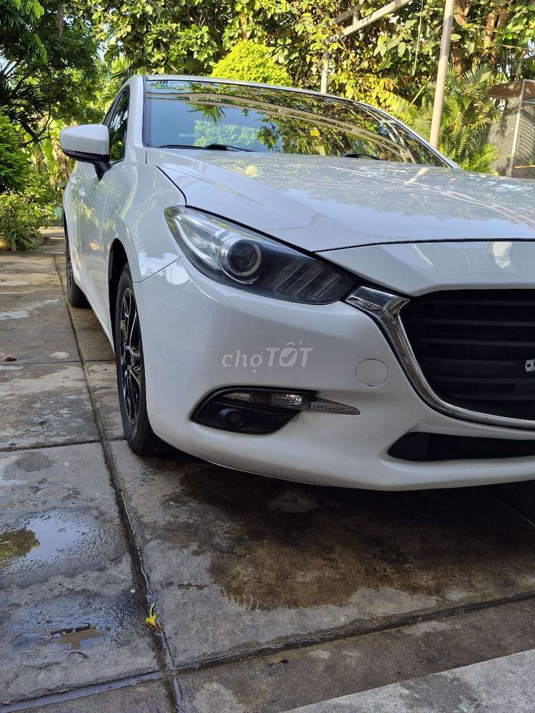 Mazda 3 Белая