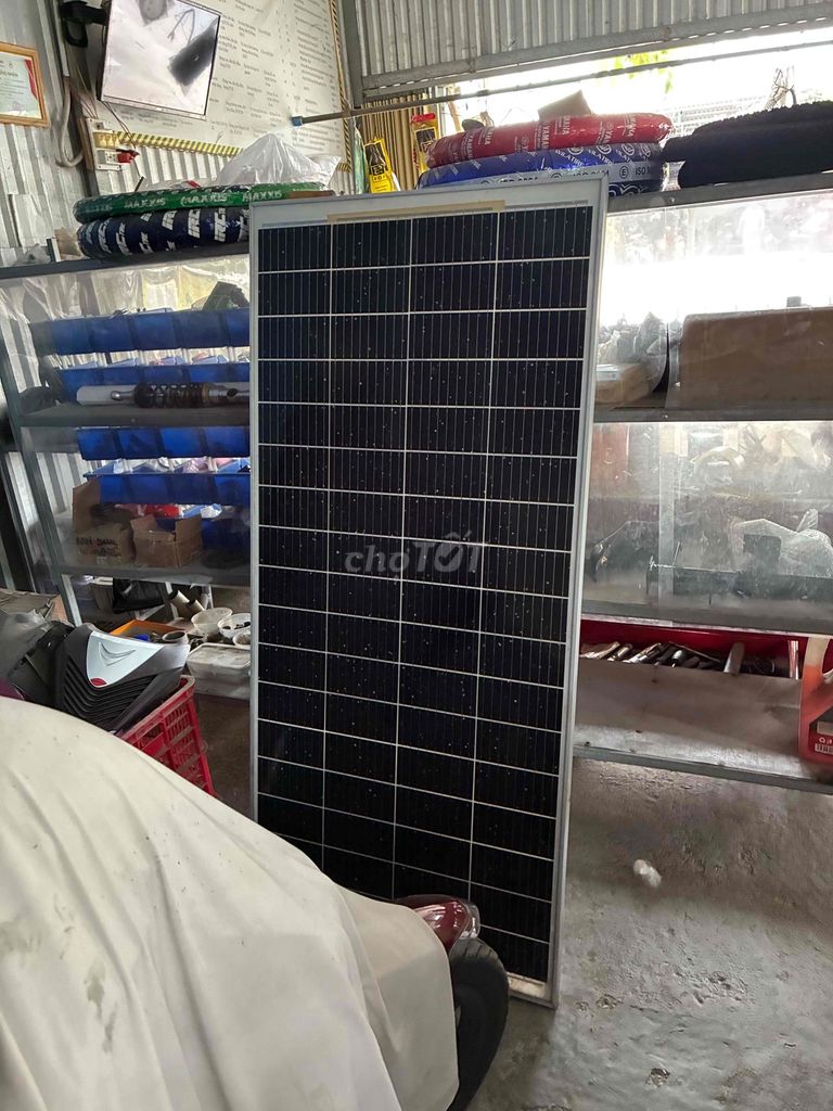 Tấm pin mặt trời 200W. Mua bán Đồ chuyên dụng, Giống nuôi trồng tại Huyện Mỏ Cày Nam Bến Tre được đăng bởi Minh Minh hình 1
