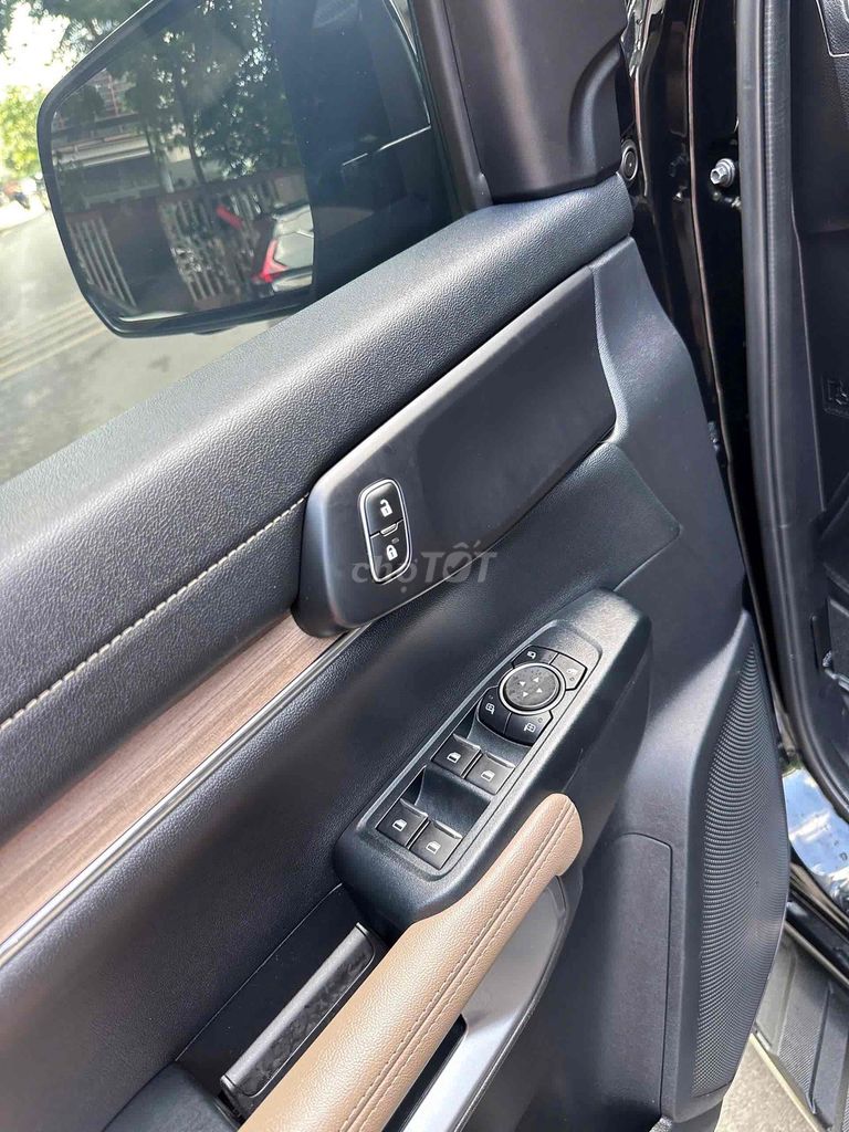 Ford Everest 2023 Titanium 2.0 AT 4x4 màu đen. Mua bán Ô tô tại Quận Cầu Giấy Hà Nội được đăng bởi Cao Quý hình 7