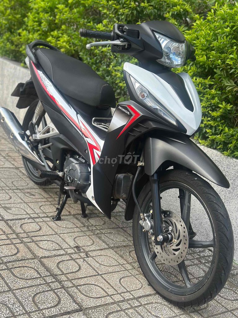 Honda Wave RSX 110 Fi 2019 Đen trắng đỏ ngay chủ. Mua bán Xe máy tại Thành phố Thủ Đức Tp Hồ Chí Minh được đăng bởi Xe Máy Sơn Thủ Đức hình 1