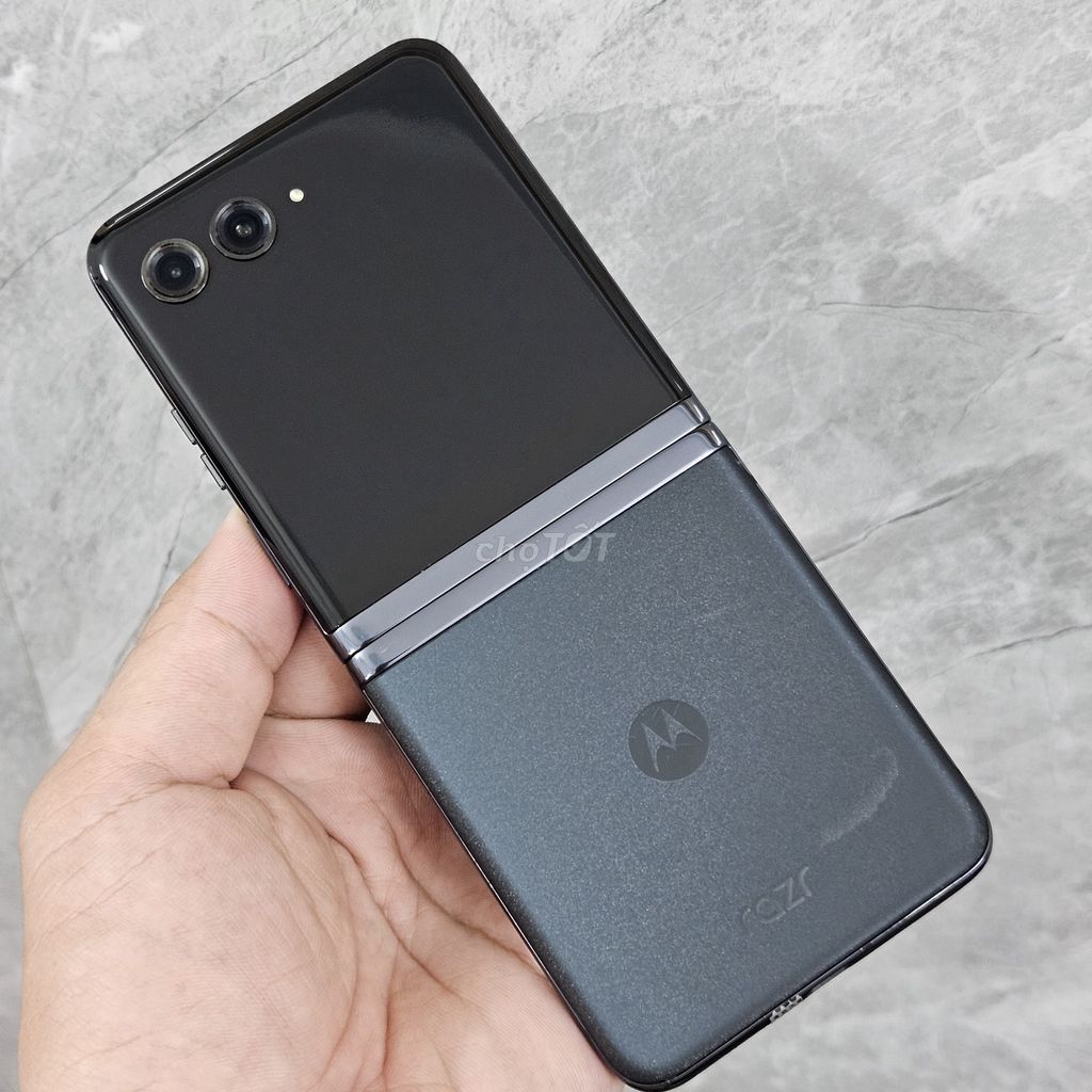 Motorola Razr 40 Ultra 256GB Đen. Mua bán Điện thoại tại Quận Thanh Khê Đà Nẵng được đăng bởi Cửa Hàng Vietphones Store hình 1