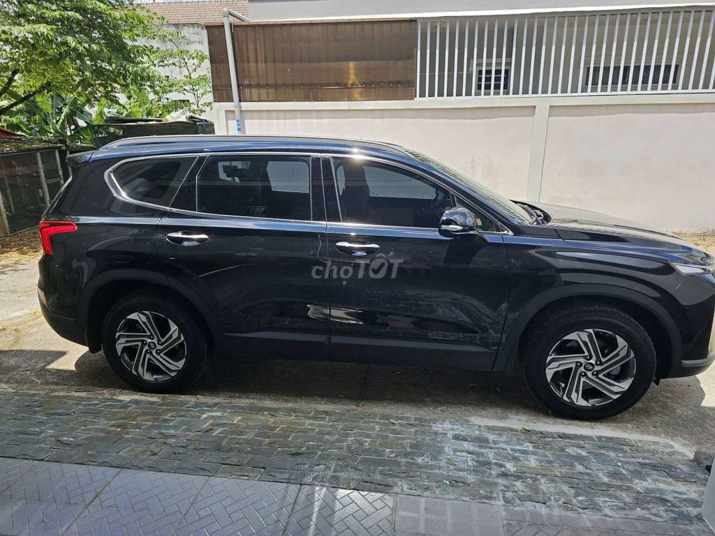 HuyndaiSanta fe 2023 2.2 Dầu tiêu chuẩn - 19000 km. Mua bán Ô tô tại Thành phố Thủ Dầu Một Bình Dương được đăng bởi Trần Thị Bằng hình 3