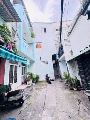 Nhà phố 10 m² · 2 PN · Đường Phan Đình Phùng