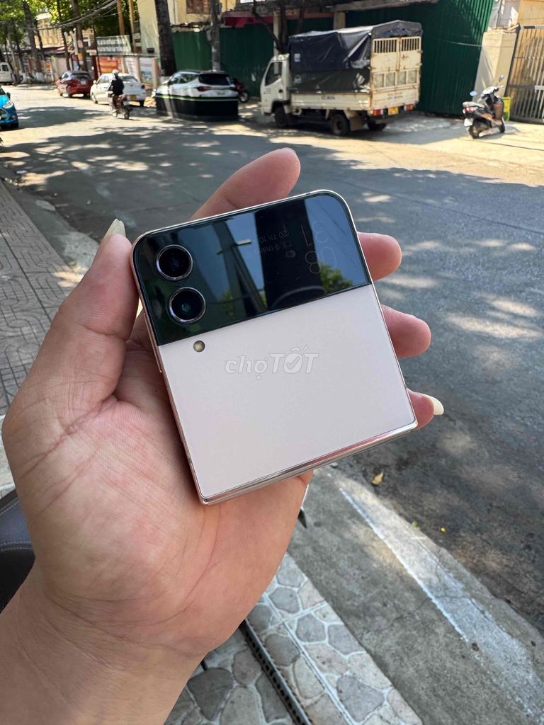 Samsung Z Flip 4 128GB Hồng. Mua bán Điện thoại tại Thành phố Buôn Ma Thuột Đắk Lắk được đăng bởi hieu bmt hình 1