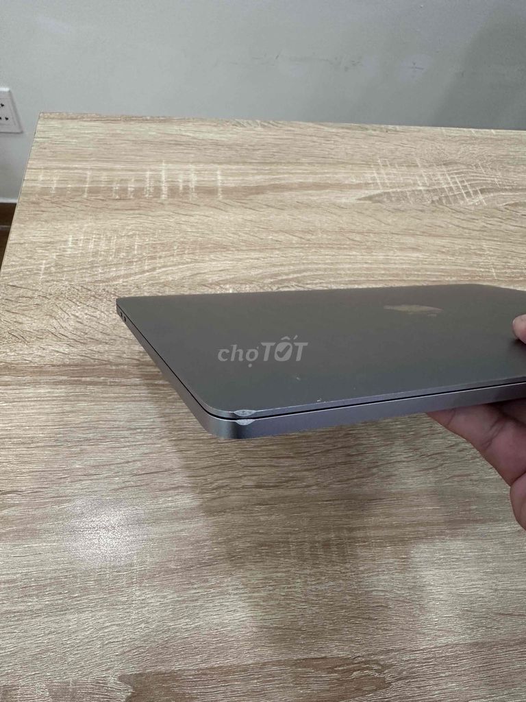 Apple MacBook Pro i7 2.3 13 inch 16GB/512GB. Mua bán Laptop tại Thành phố Thủ Đức Tp Hồ Chí Minh được đăng bởi Hoàng Thế Hữu hình 1