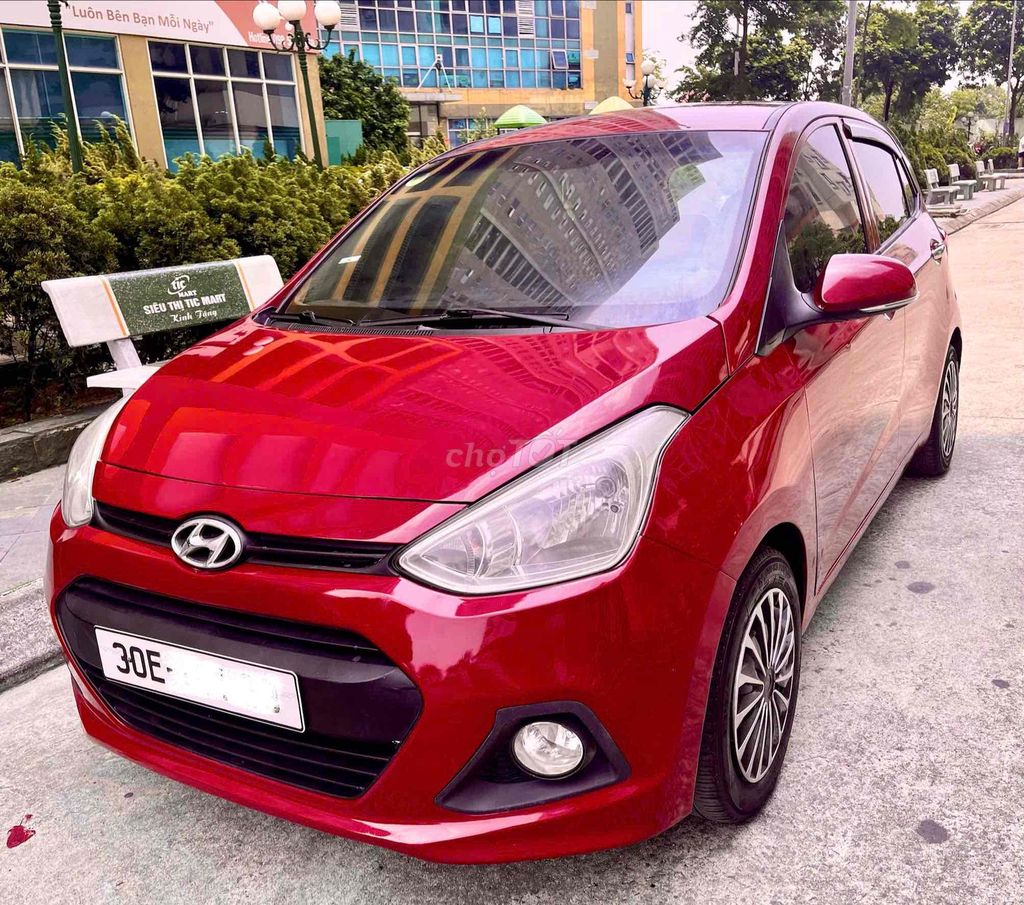 Hyundai i10 полная комплектация 2015 красный, на учёте Ханой