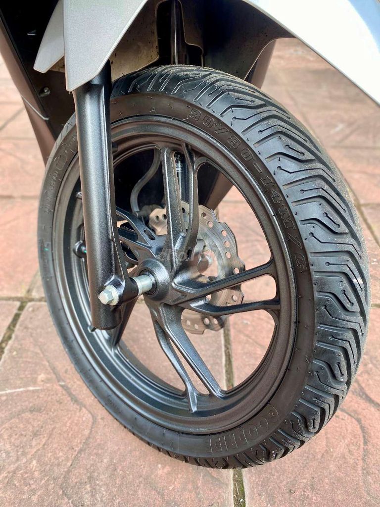 VARIO 150i 2018 nhập indo màu Bạc Nhám Máy Zin. Mua bán Xe máy tại Quận Ninh Kiều Cần Thơ được đăng bởi Xe Máy TÂN LIÊN HƯNG 1 91B hình 9