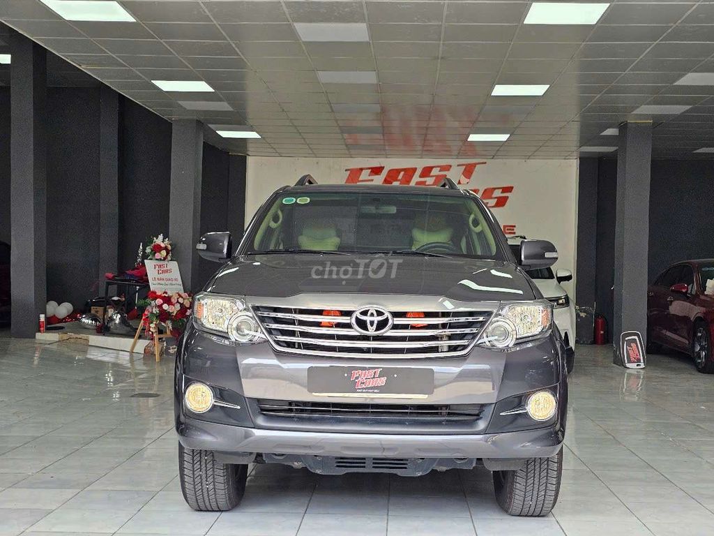 Toyota Fortuner 2016 2.7V xăng,màu xám,đi 69000 km