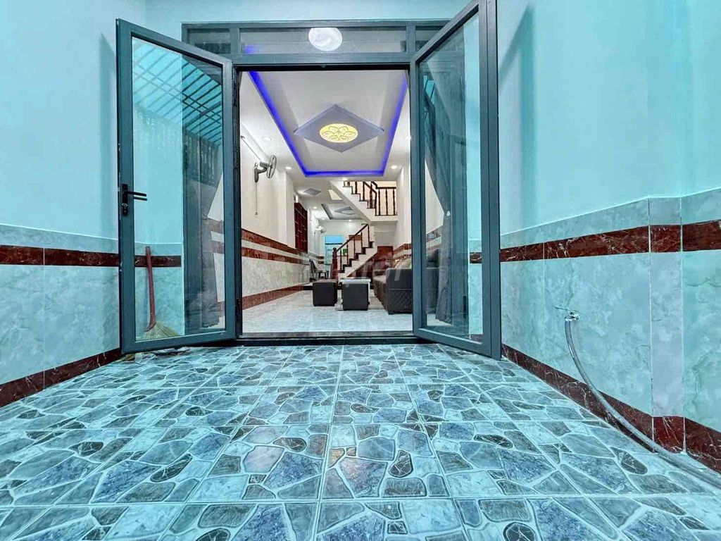 Nhà 3.4m x 16m 2 tầng ngay đầu đường Đông Bắc - Tô Ký P.Trung Mỹ Tây