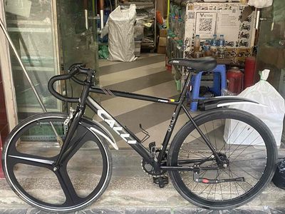 thanhly xe đua Calli khung nhôm siêu nhẹ còn 90%. Mua bán Xe đạp tại Quận Hai Bà Trưng Hà Nội được đăng bởi dung 50 thịnh yên