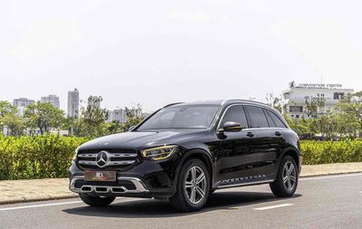 Mercedes GLC200 facelift 2021 Đen / nt kem lướt