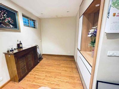 Cho thuê căn góc HH2B tầng 9 view hồ Linh Đàm cực thoáng, vào ở ngay