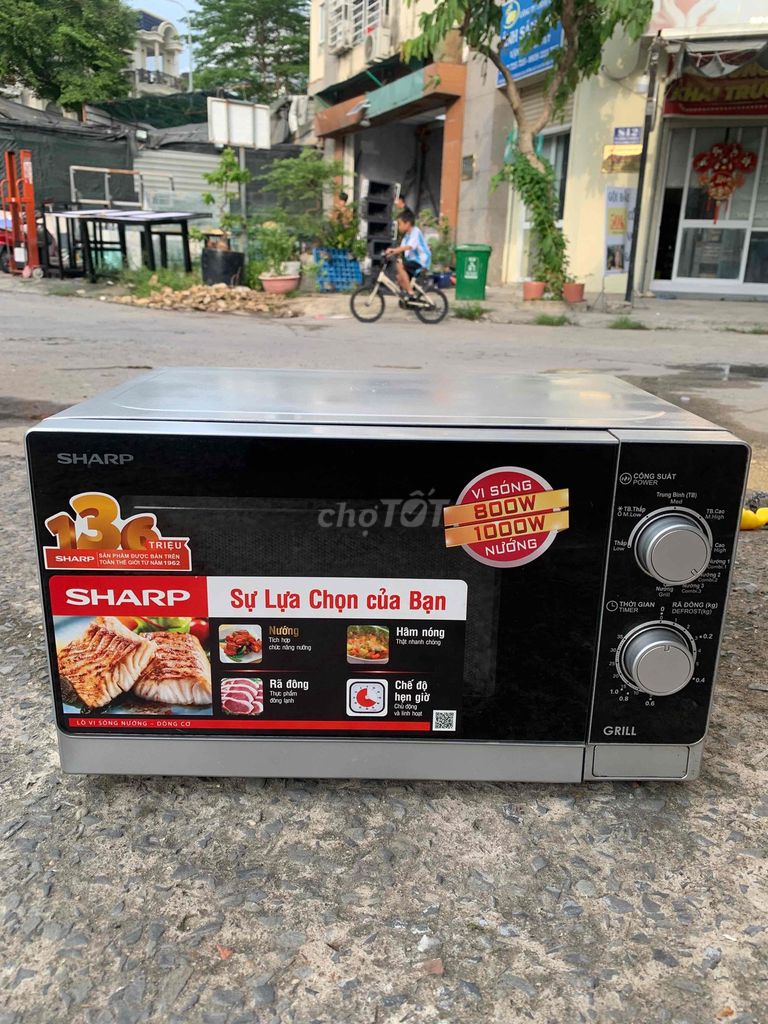 Lò vi sóng Sharp Đen, Bạc. Mua bán Bếp, lò, đồ điện nhà bếp tại Quận Gò Vấp Tp Hồ Chí Minh được đăng bởi Phạm Nguyệt hình 1