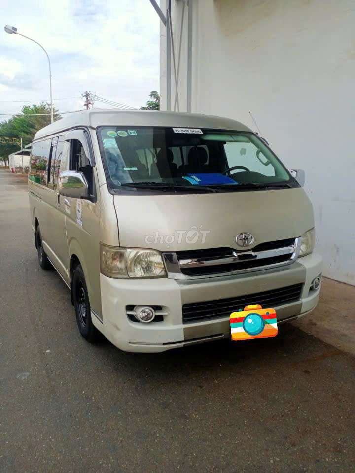 Toyota Hiace 2005 super wagon 2.7 - 300000 km