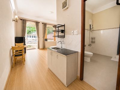 Ban công 45m Full nội thất Hồng Hà gần công viên Gia Định Phú Nhuận
