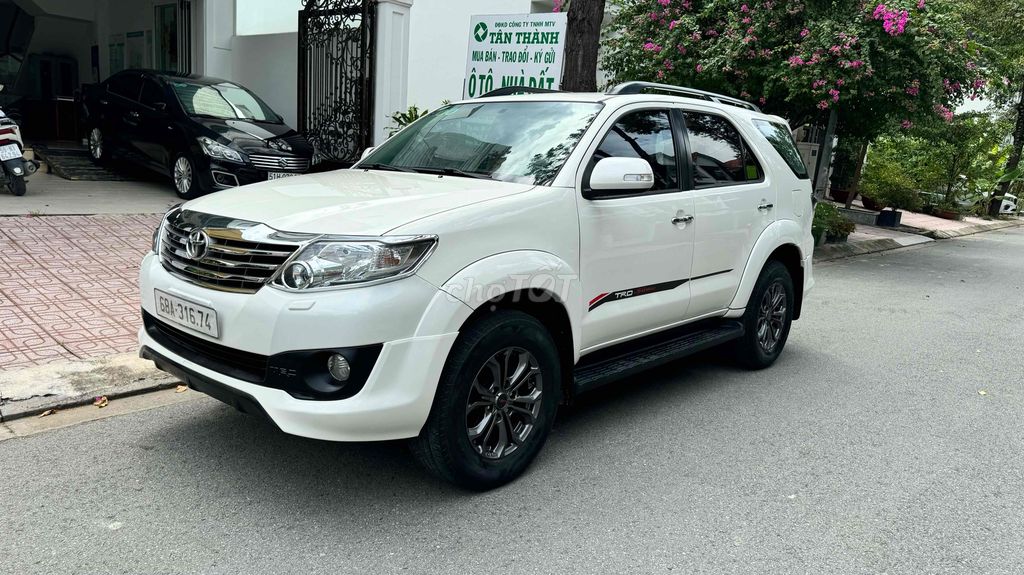 Toyota Fortuner 2015 2.7V 4x4 - 90000 km