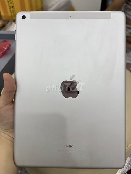 Apple iPad Gen 6 32GB Bạc. Mua bán Máy tính bảng tại Quận Bình Tân Tp Hồ Chí Minh được đăng bởi Hội Đồ Điện Tử hình 1