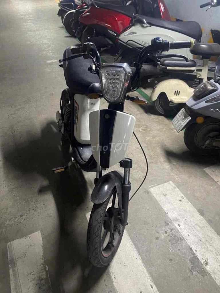 Xe đạp điện HK bike màu Đen, Trắng. Mua bán Xe điện tại Quận Hoàng Mai Hà Nội được đăng bởi Cỏ hình 4