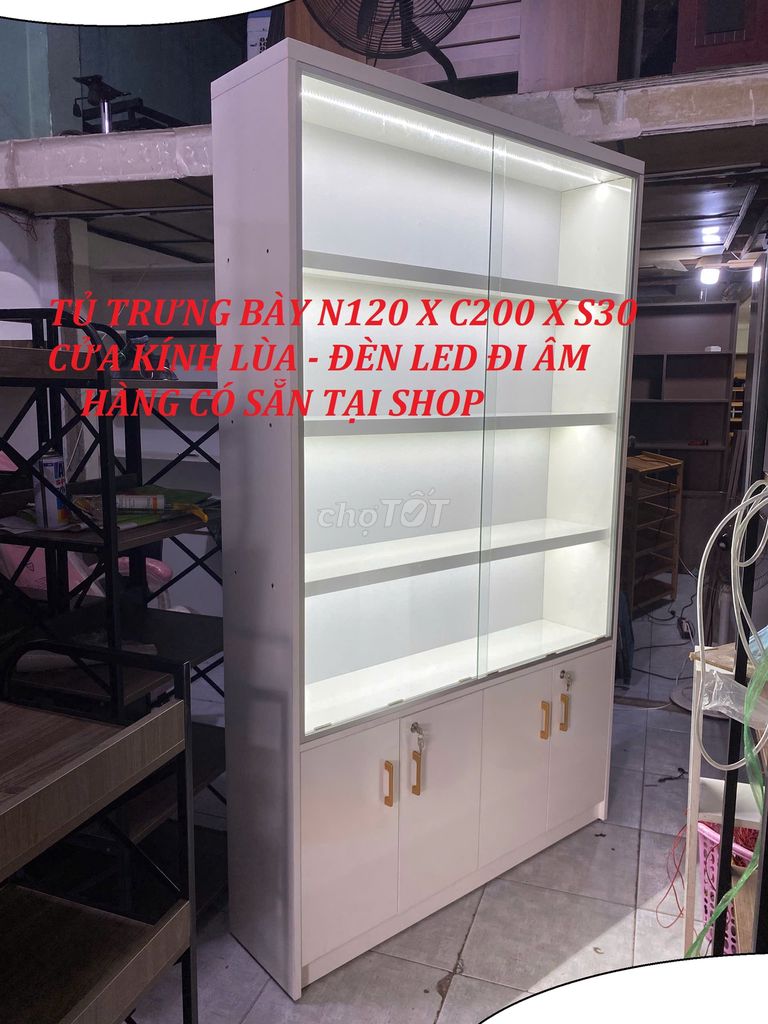 TỦ TRƯNG BÀY SẢN PHẨM 1M2 X 2M - MÀU TRẮNG -