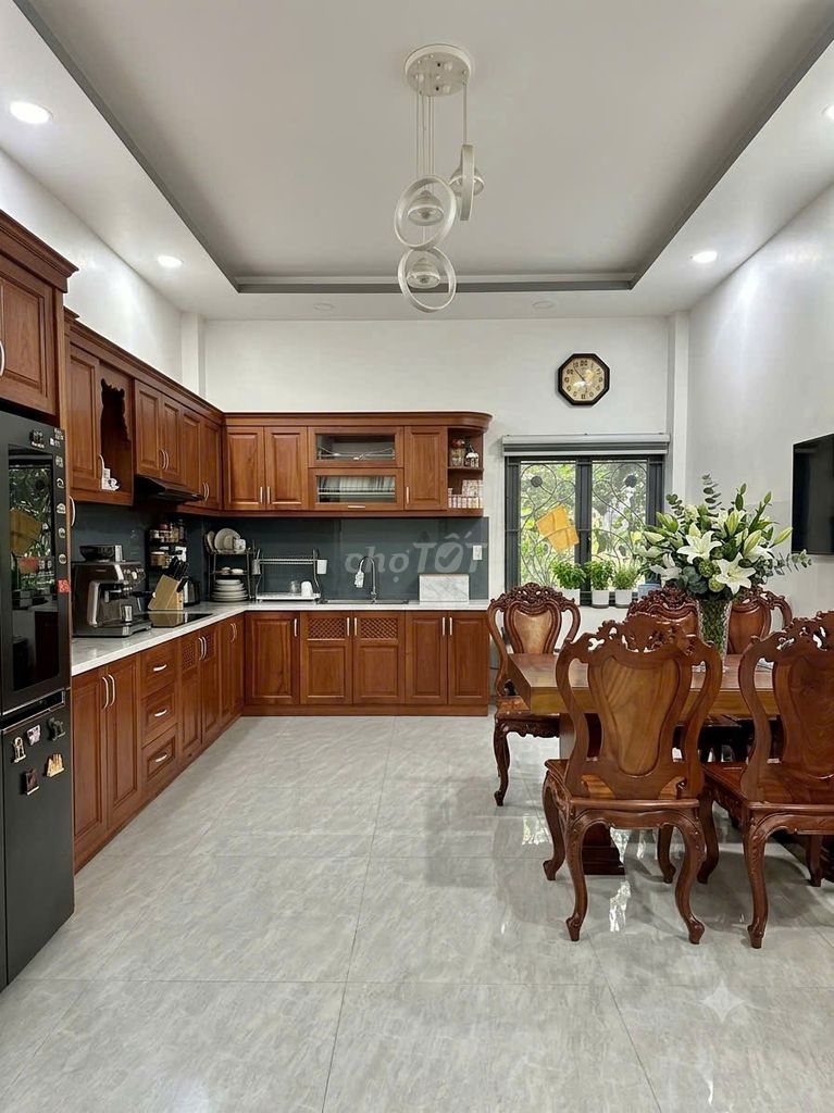 Рядом с парком Gia Dinh - ширина 5М - 75М² - 5 этажей - переулок для авто - Nguyen Van