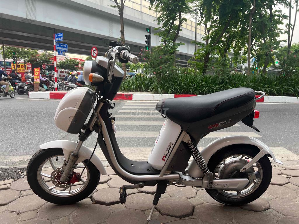xe đạp điện nijia phanh đĩa đồng hồ điện tử. Mua bán Xe điện tại Quận Bắc Từ Liêm Hà Nội được đăng bởi Kim ngân hình 3