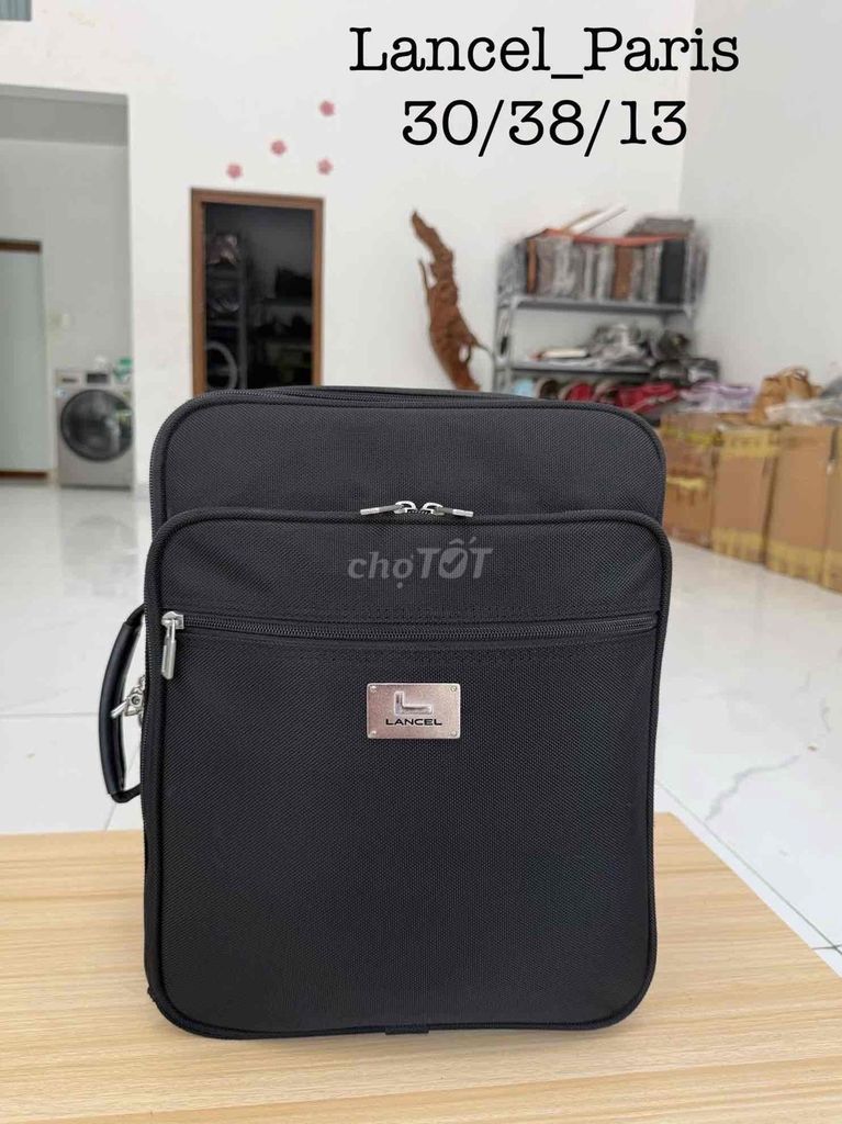 Balo Lancel Unisex size 30x38x13. Mua bán Túi xách tại Huyện Tân Phú Đồng Nai được đăng bởi Wang Andy hình 1