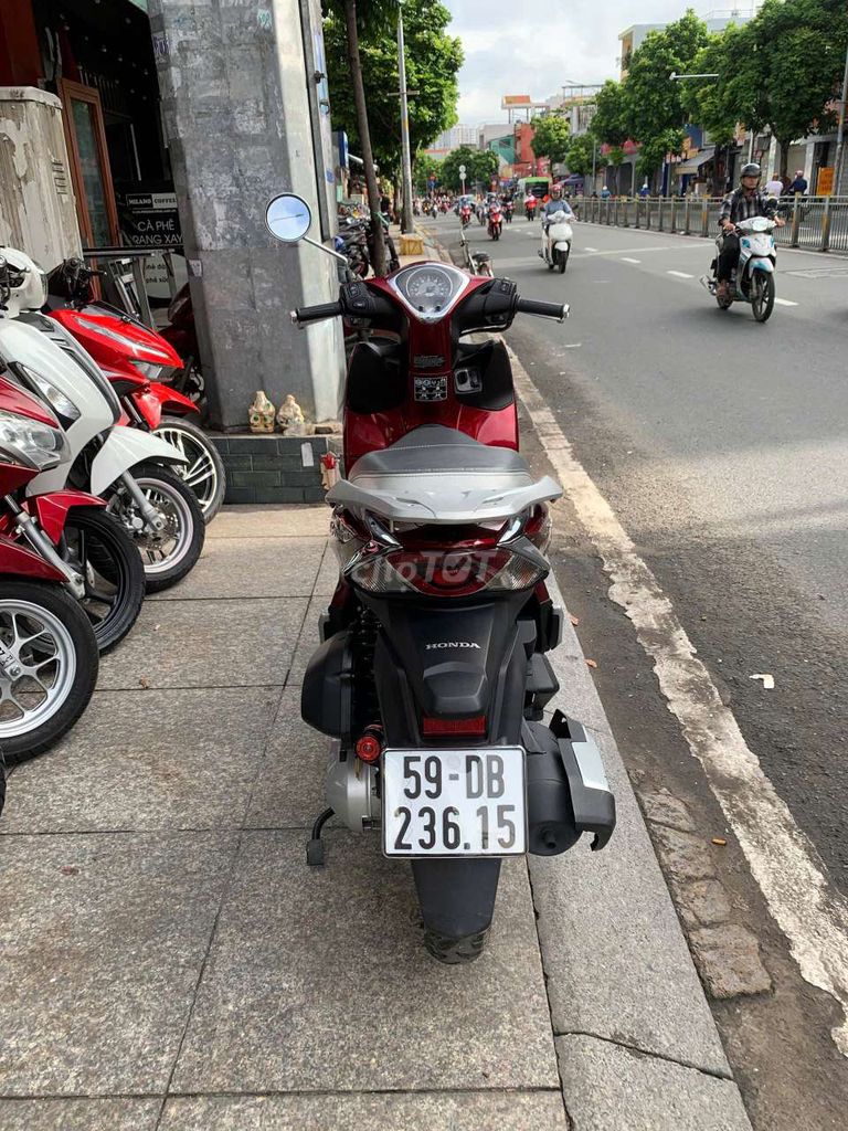 Honda SH Mode 2025 Красный Новый 99%