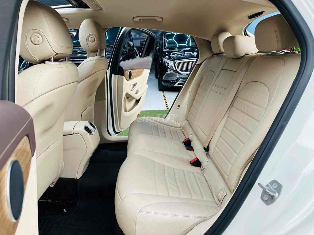 Mercedes-Benz GLC300 Coupe 2017 4MATIC. Mua bán Ô tô tại Quận 8 Tp Hồ Chí Minh được đăng bởi Hồng Phúc hình 4