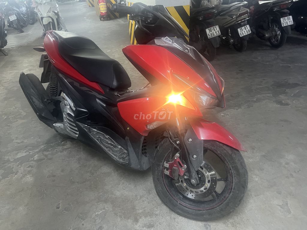 Yamaha NVX 2018 màu Đỏ. Mua bán Xe máy tại Quận Bắc Từ Liêm Hà Nội được đăng bởi Tuấn hình 4