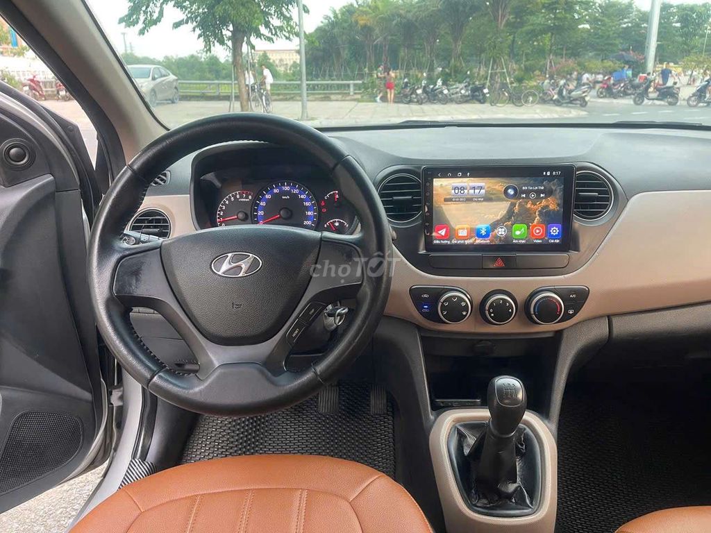 Hyundai i10 Sedan 2016 механическая коробка, серебристый