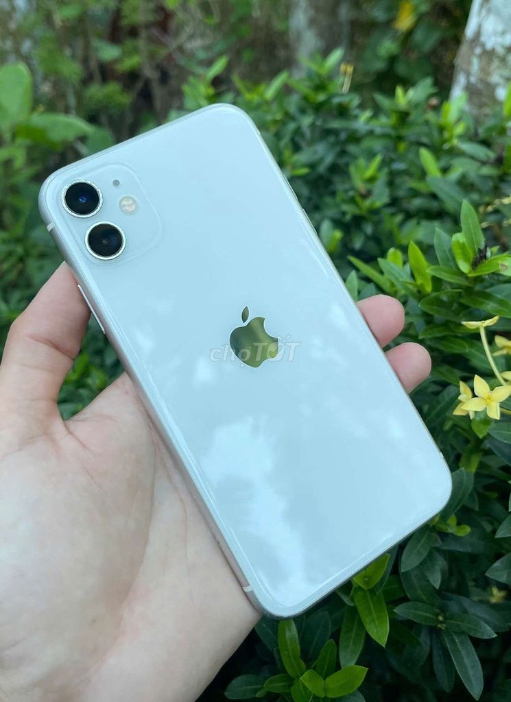 Iphone 11 64g trắng zin áp có đổi máy