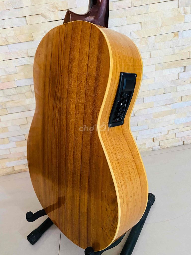 Đàn guitar TÂN CHÂU -EQ.