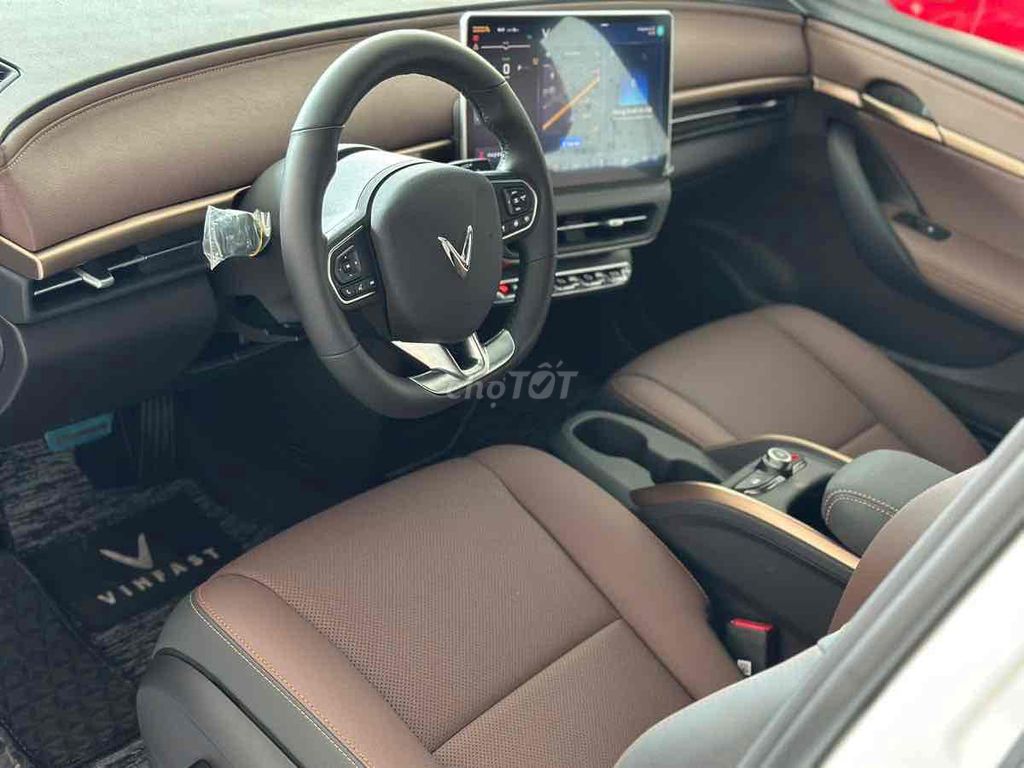 Vinfast VF6 plus xám xi măng tiêu chuẩn 1 sẵn xe. Mua bán Ô tô tại Quận 5 Tp Hồ Chí Minh được đăng bởi Ngọc Vinfast Võ Văn Kiệt hình 3