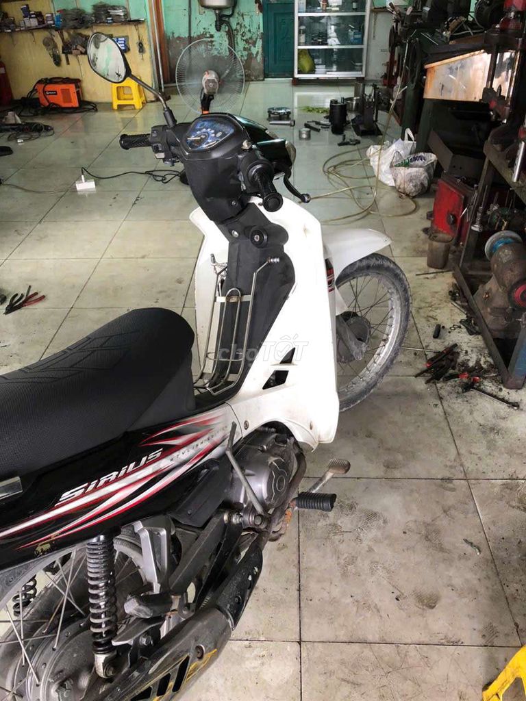 Yamaha Sirius 110 Trắng Đen Đỏ. Mua bán Xe máy tại Huyện Bình Chánh Tp Hồ Chí Minh được đăng bởi Cậu Ba hình 1