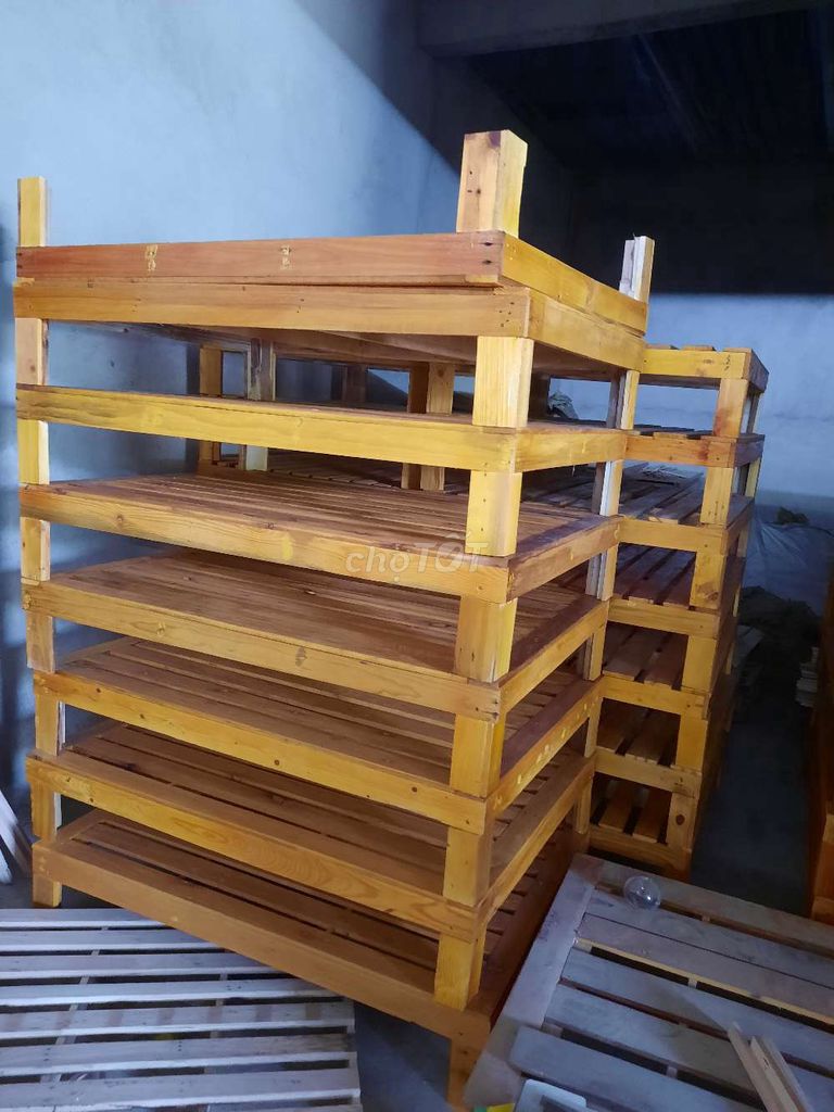 Giường Pallet gỗ thông