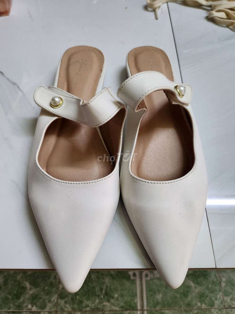 Giày nữ size 38