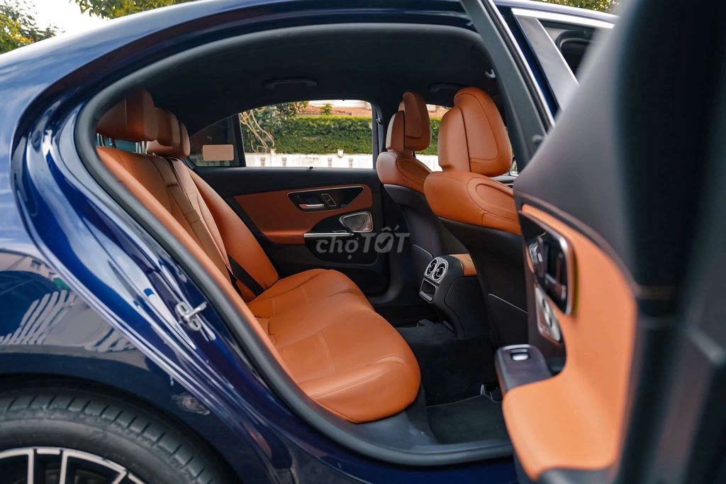 Mercedes C200 Avantgarde Plus siêu lướt 13.000km. Mua bán Ô tô tại Quận 7 Tp Hồ Chí Minh được đăng bởi Hoàn Lee Xe Lướt hình 15